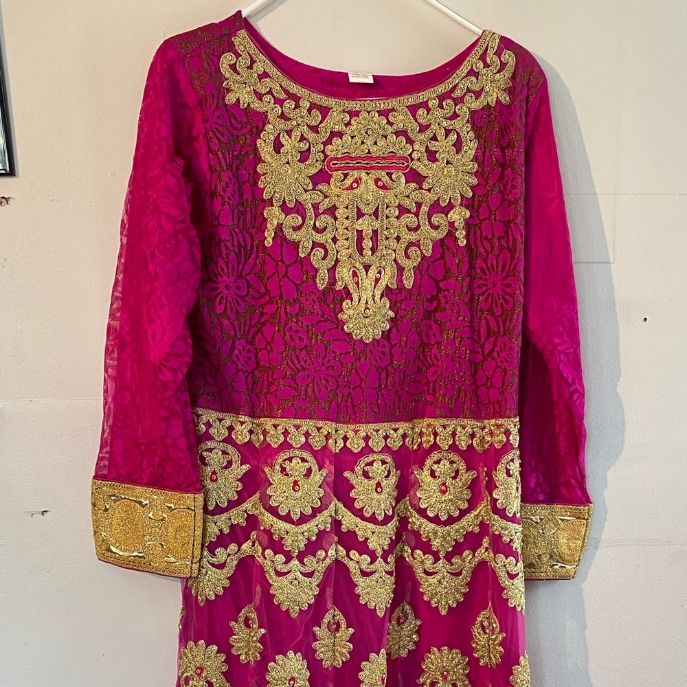 Indian/Pakistani inspired long maxi dress with belt.